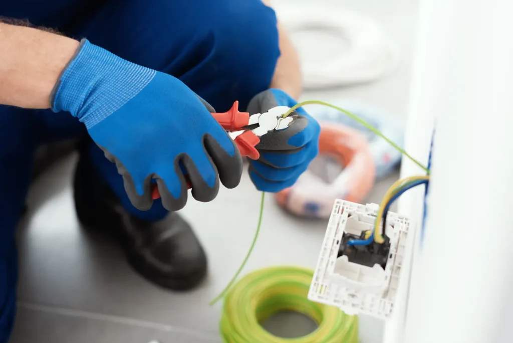 Electrician Near Me Arlington Heights | SmarTech Licensed Electrician
